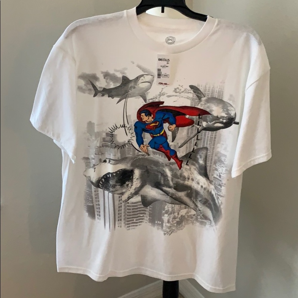 Superman DC Comics Tee L NWT